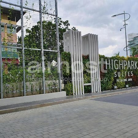 Highpark Suites By Airhost เปอตาลิงจายา ภายนอก รูปภาพ