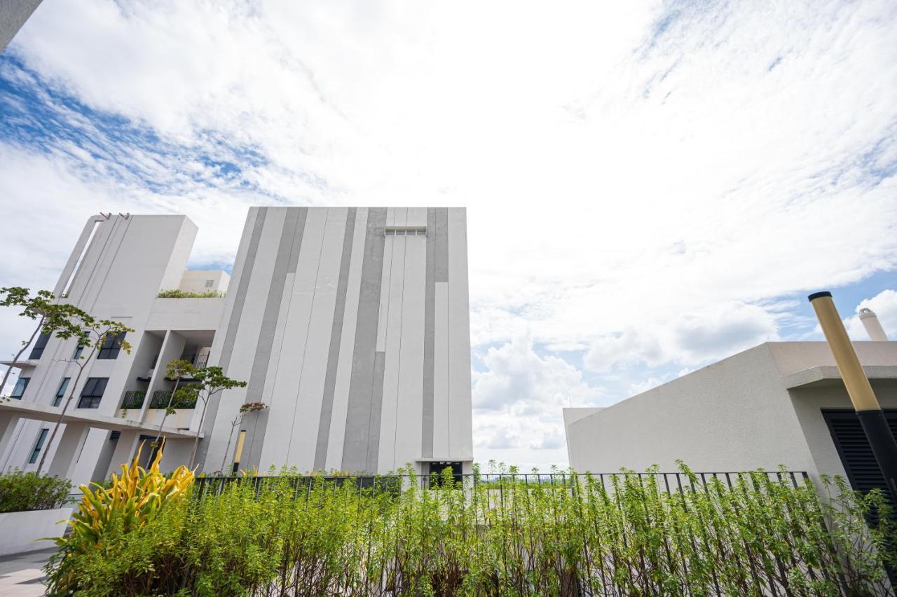 Highpark Suites By Airhost เปอตาลิงจายา ภายนอก รูปภาพ