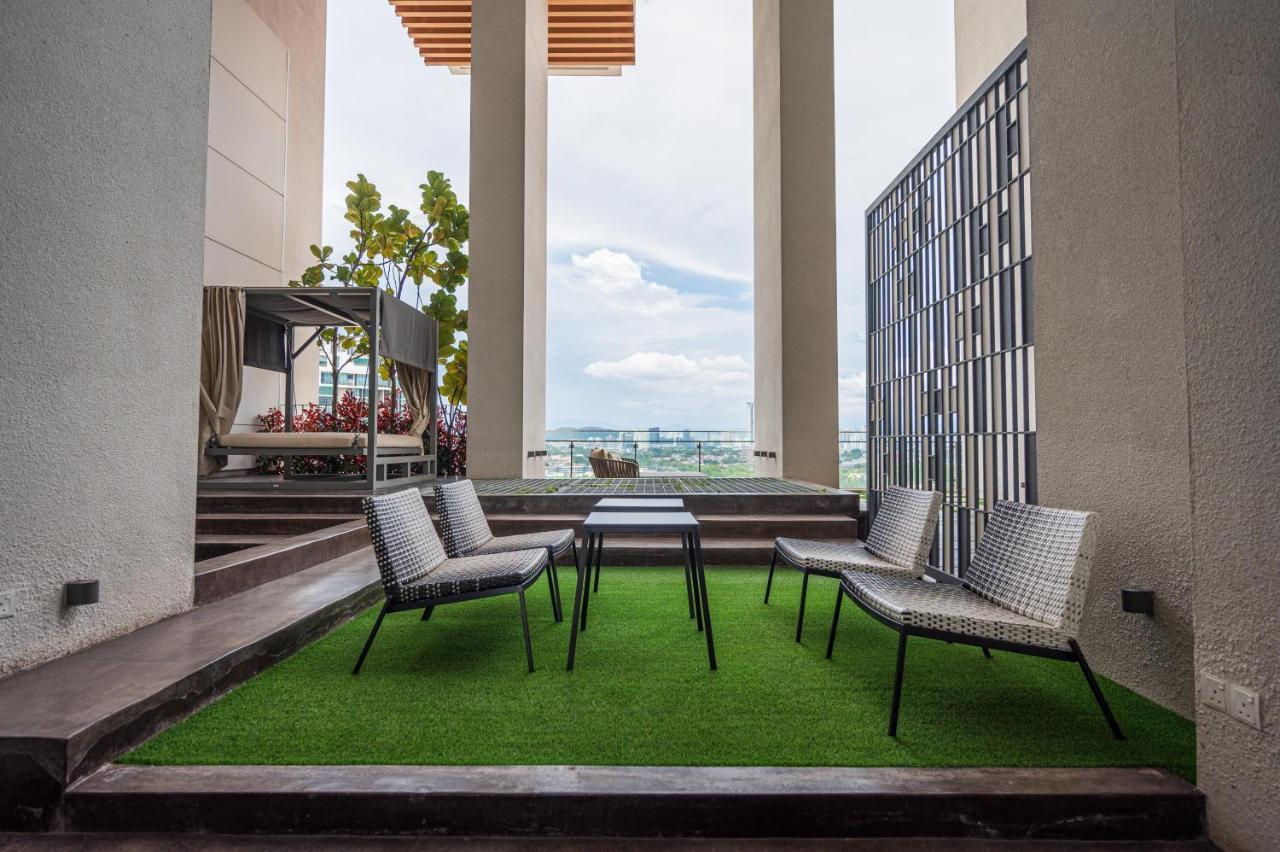 Highpark Suites By Airhost เปอตาลิงจายา ภายนอก รูปภาพ