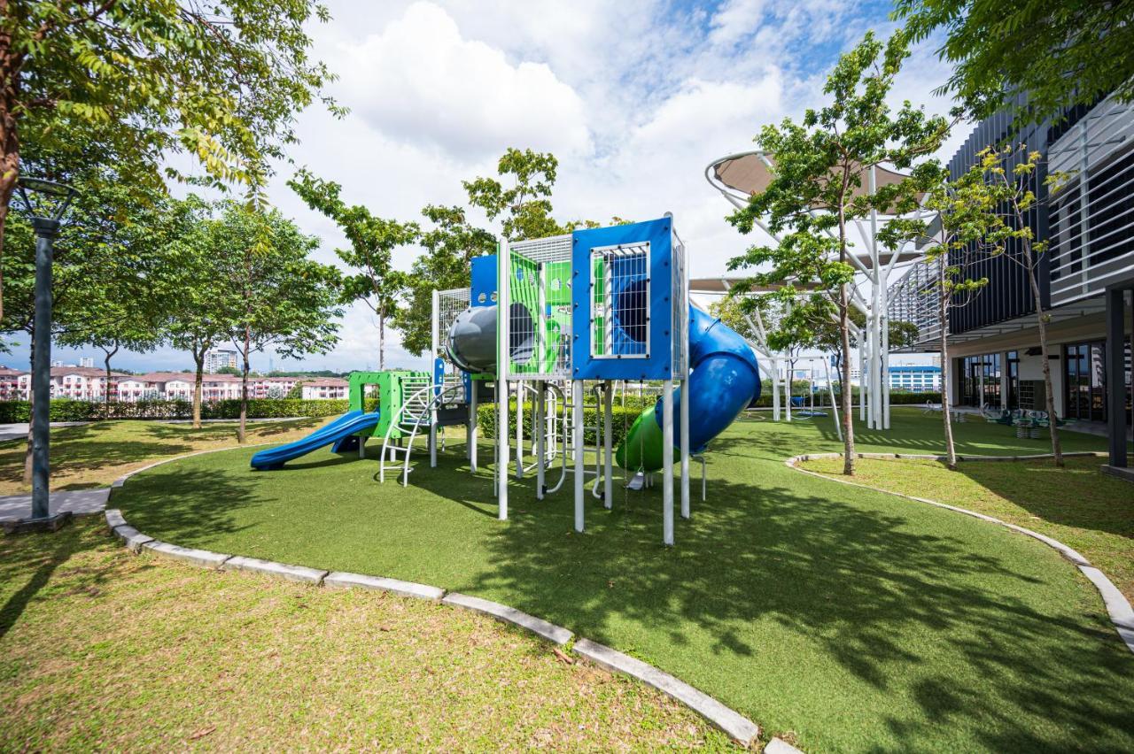 Highpark Suites By Airhost เปอตาลิงจายา ภายนอก รูปภาพ