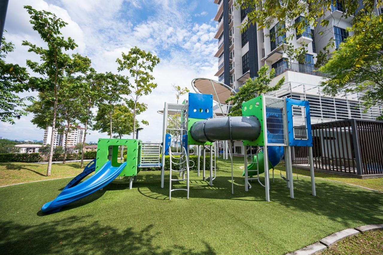 Highpark Suites By Airhost เปอตาลิงจายา ภายนอก รูปภาพ
